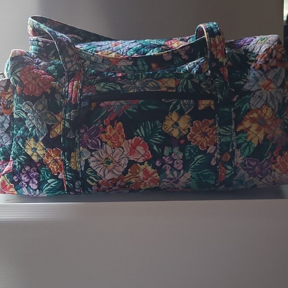 NWOT Vera Bradley Happy Blooms Large Travel Duffel Bag Quilted Floral Luggage - Picture 5 of 10